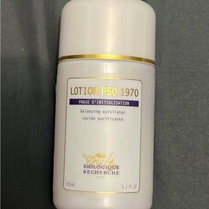 Biologique Recherche
Balancing Exfoliator Lotion
P50 1970 NEW NEVER USED